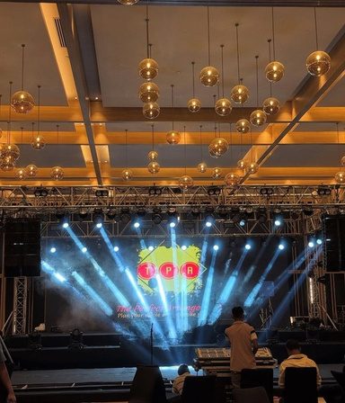 TPA stage yellow lighting